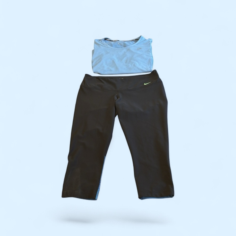 Nike Women’s Black and Blue Leggings with Light Blue Short Sleeve Top - Picture 3 of 11